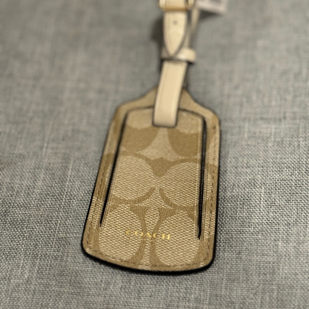 Coach Beige Luggage Tag - Picture 2 of 6